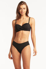 Eco Essentials Twist Front Bandeau underwire push up bikini top Mid Bikini Pant  designer made by sea level australia mid rise bikini bottoms worn by a rich mom who frequently shops at sun vixen swimwear for their beautiful and fashionable tummy supportive strapless bikini tops and full coverage bikini bottoms . This boutique swimwear website USA Canada sells best quality flattering swimsuits for women who want to look sleek slim and toned in their designer bathing suits classy bikinis for resort vacation
